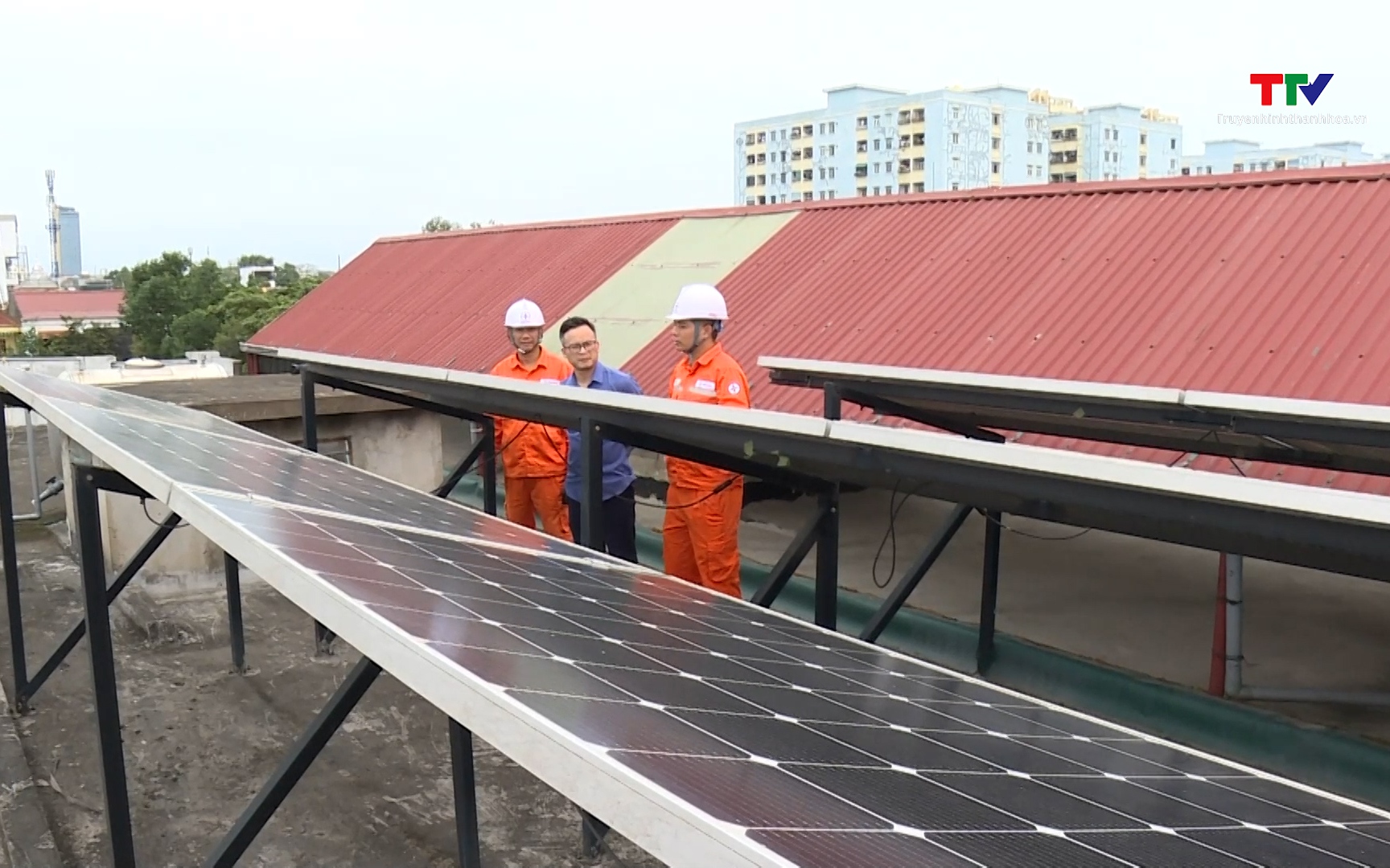 Điện mặt trời m&aacute;i nh&agrave; giảm tải lưới điện m&ugrave;a nắng n&oacute;ng