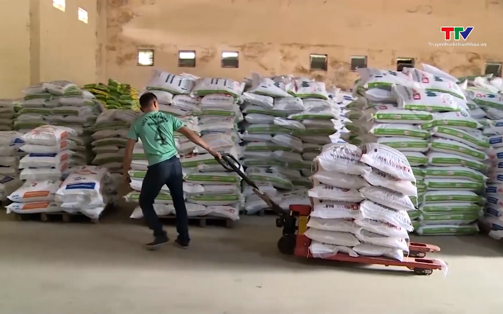 Gi&aacute; thức ăn chăn nu&ocirc;i dự b&aacute;o sẽ tăng cao