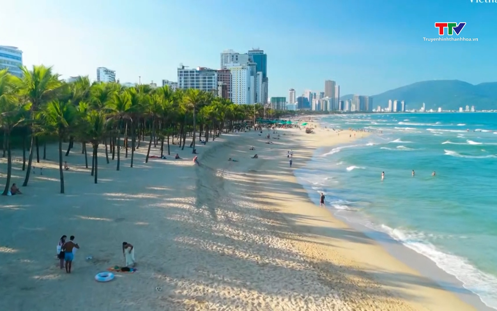 “Gánh vị Đà Nẵng” hút khách đến với phố biển mùa du lịch hè- Ảnh 1. Hội An - Đà Nẵng dẫn đầu danh sách điểm đến hấp dẫn toàn cầu
