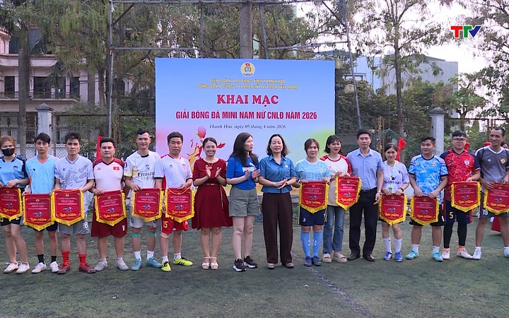 S&ocirc;i nổi giải b&oacute;ng đ&aacute; c&ocirc;ng nh&acirc;n