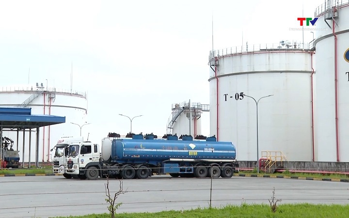 Đề xuất k&eacute;o d&agrave;i việc giảm thuế nhập khẩu một số mặt h&agrave;ng xăng dầu về 0% đến 30/6/2026