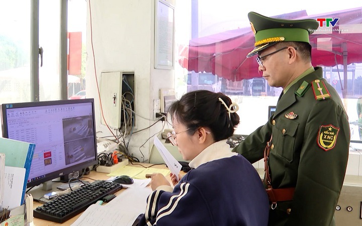 Miễn một số khoản ph&iacute;, lệ ph&iacute; lĩnh vực giao th&ocirc;ng vận tải