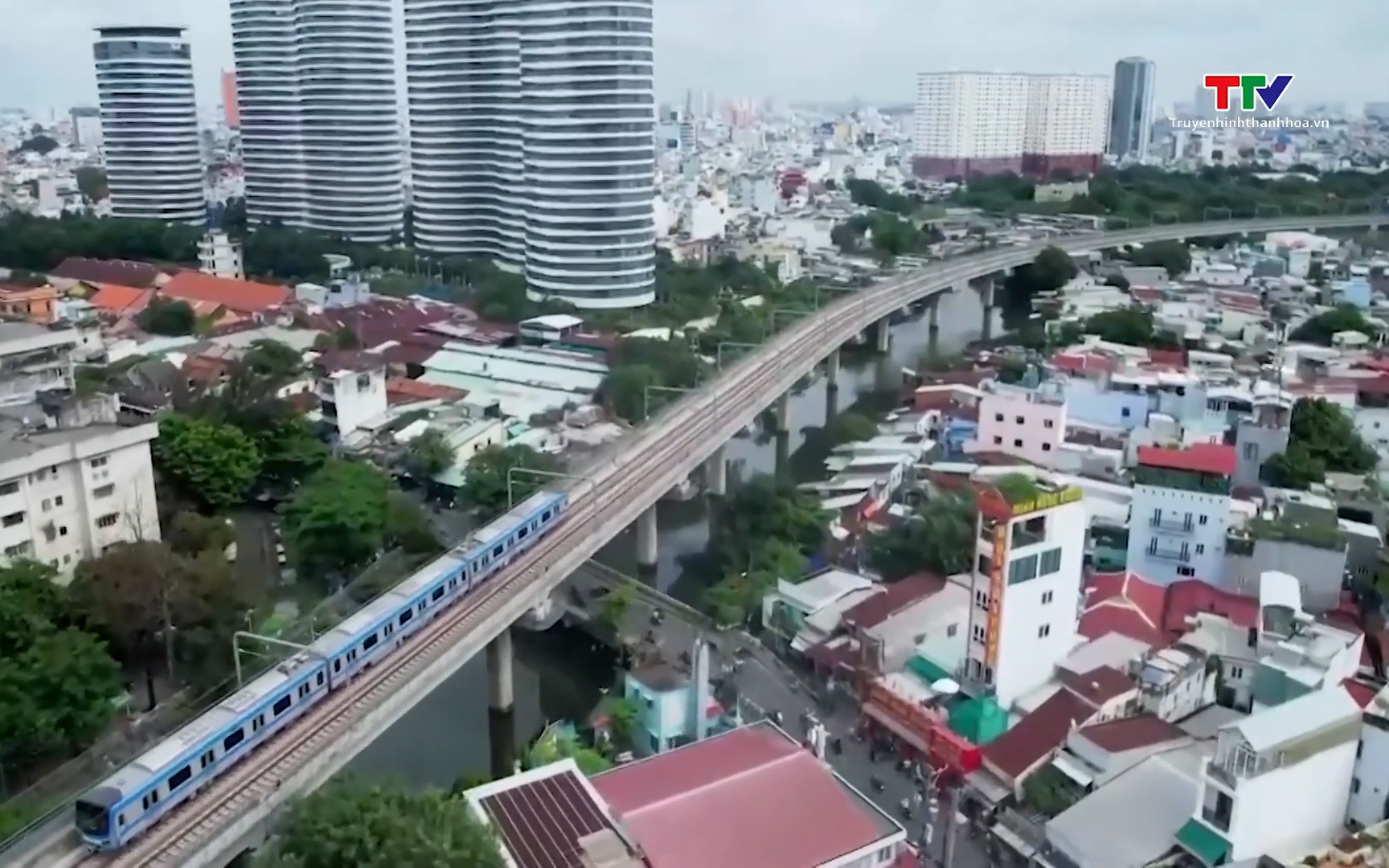 Từ ng&agrave;y 15/5, h&agrave;nh kh&aacute;ch c&oacute; thể đổi v&eacute; đường sắt trực tuyến 