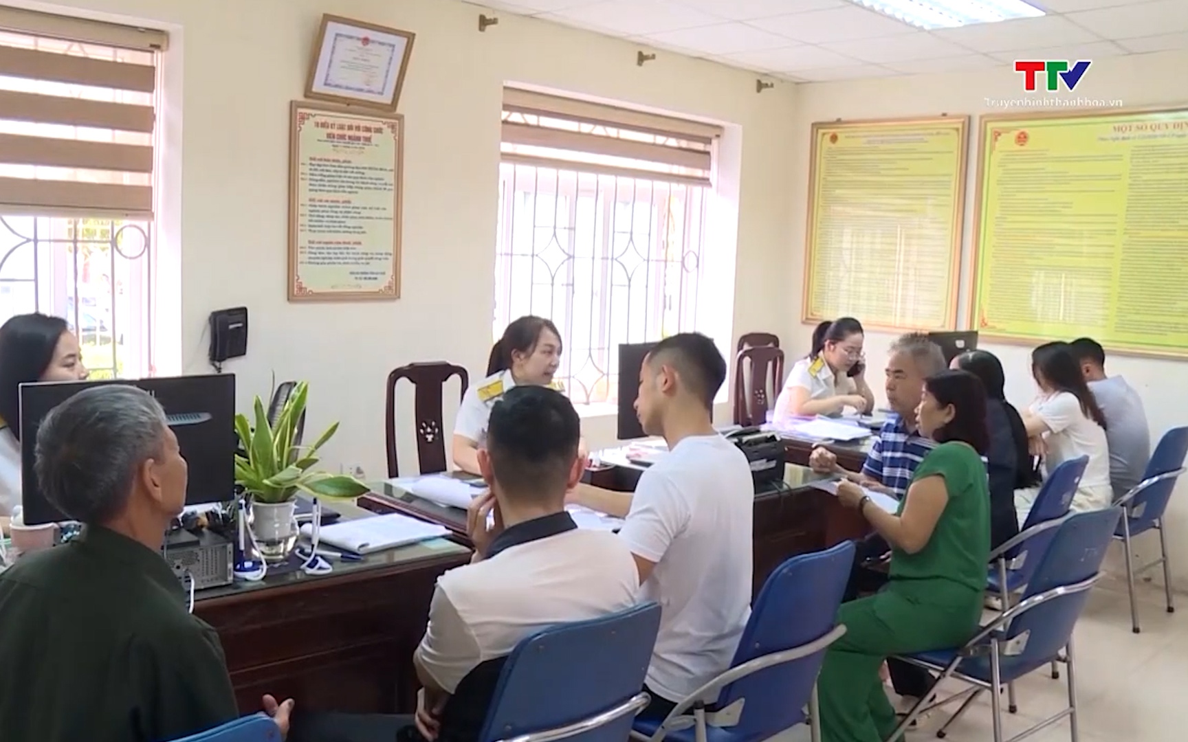 Làm sạch mã số thuế để giảm hồ sơ tồn đọng, chống gian lận thuế- Ảnh 1. Nâng ngưỡng miễn thuế - tiếp thêm động lực cho khu vực sản xuất kinh doanh