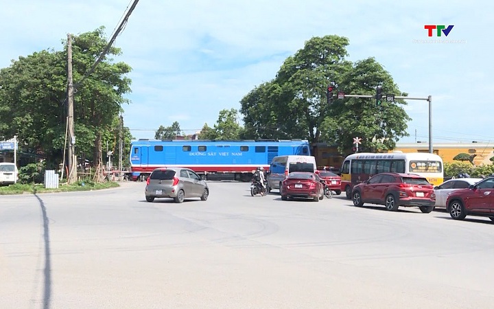 Tăng cường bảo đảm an to&agrave;n giao th&ocirc;ng tại khu vực đường sắt giao cắt đường bộ