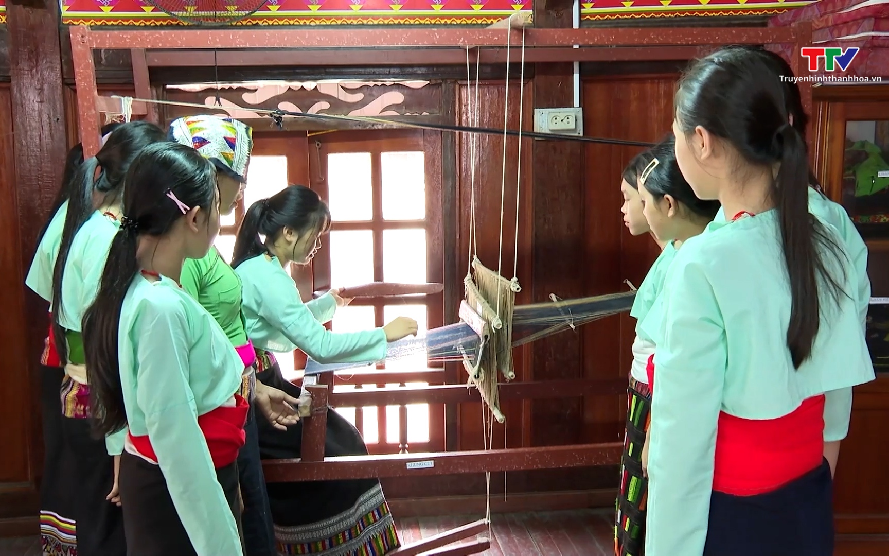 Chia sẻ kinh nghiệm công tác văn phòng giữa Bộ Văn hóa Việt Nam và Lào- Ảnh 1. Giữ hồn văn hóa dân tộc ở các trường Phổ thông Dân tộc nội trú