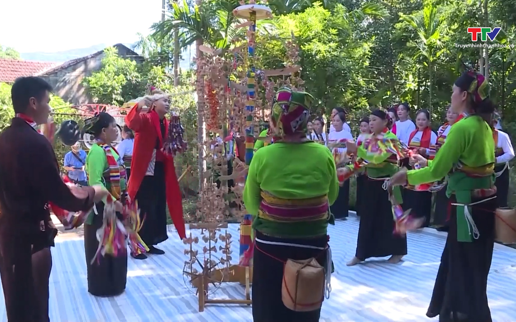 Ph&aacute;t huy gi&aacute; trị di sản văn h&oacute;a, tạo động lực ph&aacute;t triển bền vững