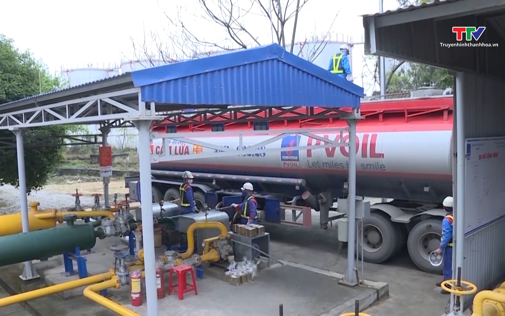Đơn giản hóa thủ tục cấp lại Giấy xác nhận đủ điều kiện làm đại lý bán lẻ xăng dầu- Ảnh 1. Cắt giảm nhiều thủ tục hành chính, điều kiện kinh doanh lĩnh vực xăng dầu