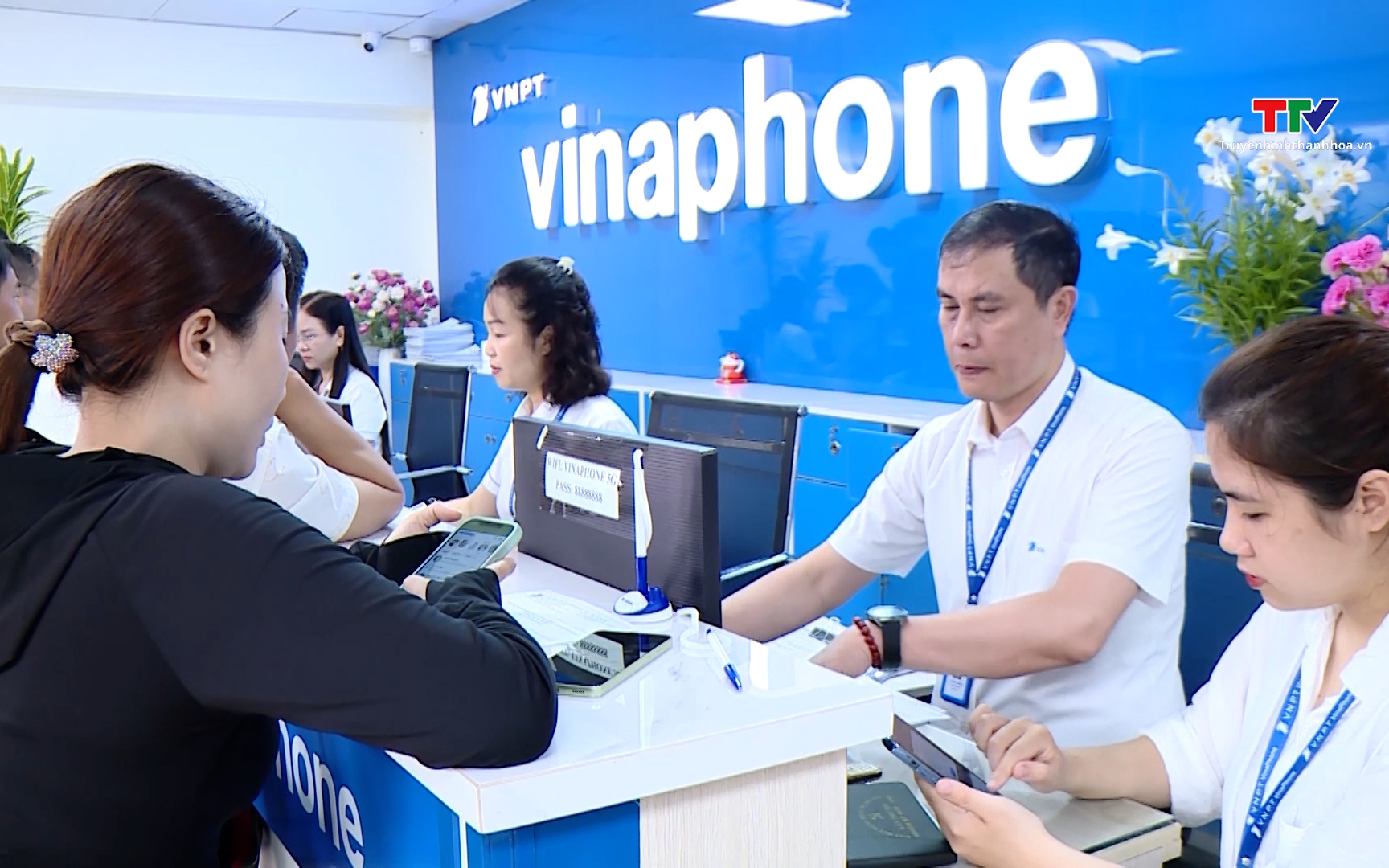 Viettel Thanh Hóa hỗ trợ người dân xác thực thuê bao chính chủ- Ảnh 1. Khoảng 34 triệu thuê bao chưa xác nhận trạng thái trên VNeID