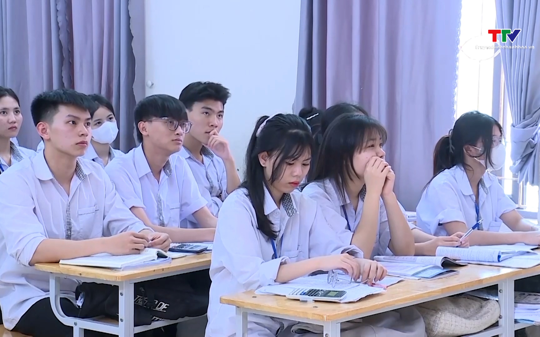Thi tốt nghiệp THPT 2026 vượt 1,22 triệu th&iacute; sinh
