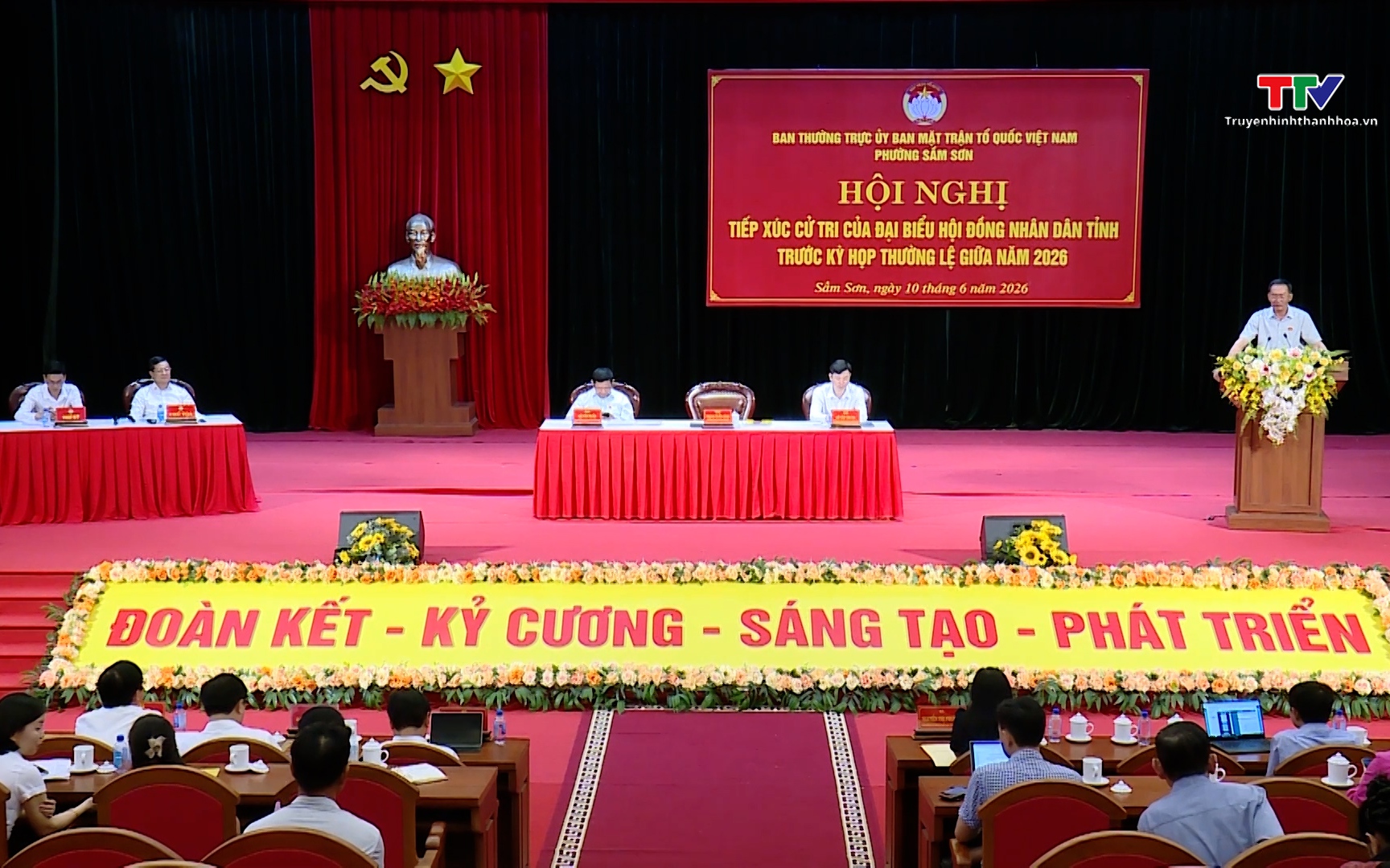 Tổ Đại biểu Hội đồng nh&acirc;n d&acirc;n tỉnh tiếp x&uacute;c cử tri c&aacute;c phường Sầm Sơn v&agrave; Nam Sầm Sơn