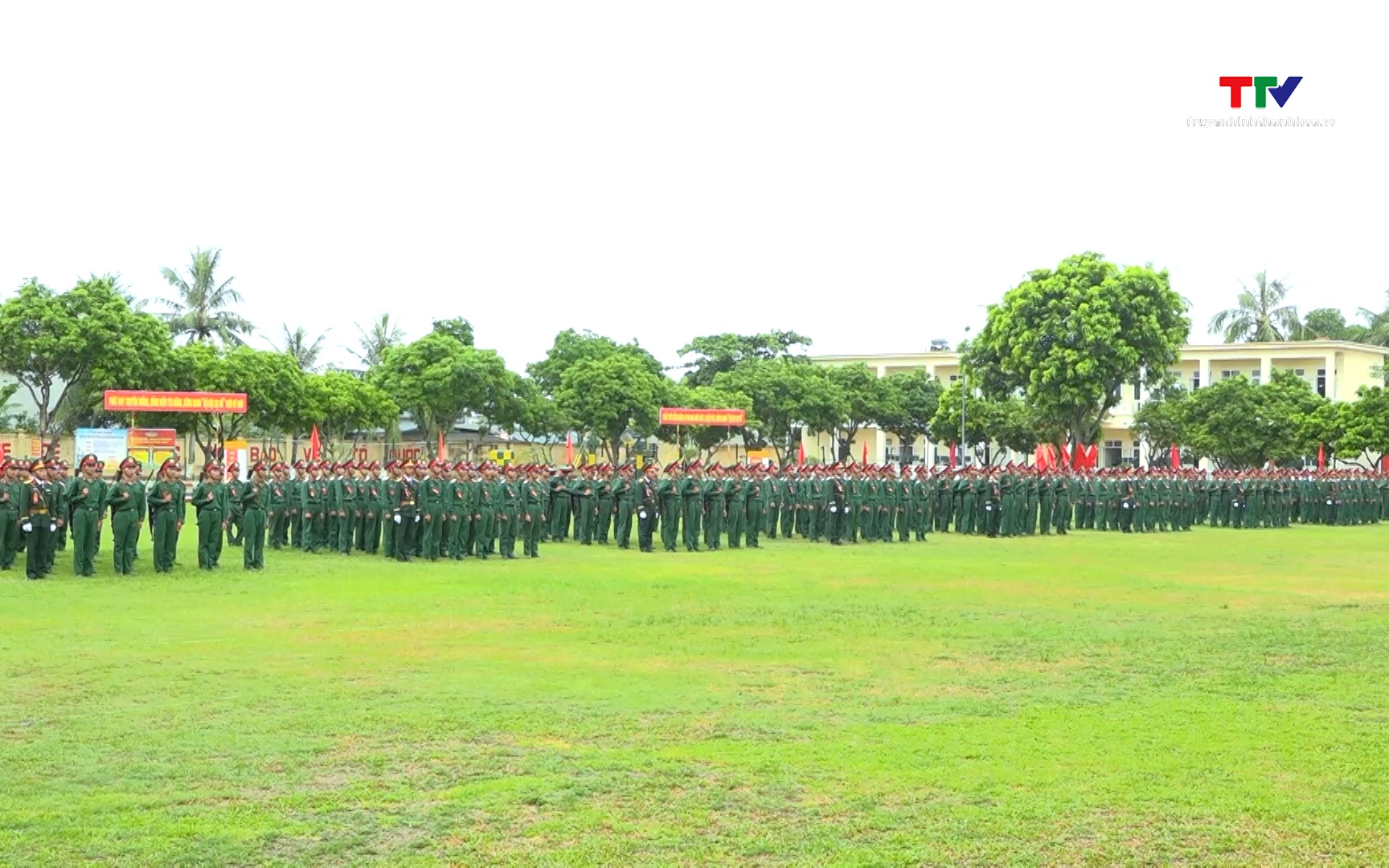 Trung đoàn 266 hoàn thành huấn luyện 330 chiến sĩ mới- Ảnh 1. Trung đoàn 762, Bộ Chỉ huy Quân sự tỉnh Thanh Hóa tổ chức Lễ tuyên thệ Chiến sĩ mới