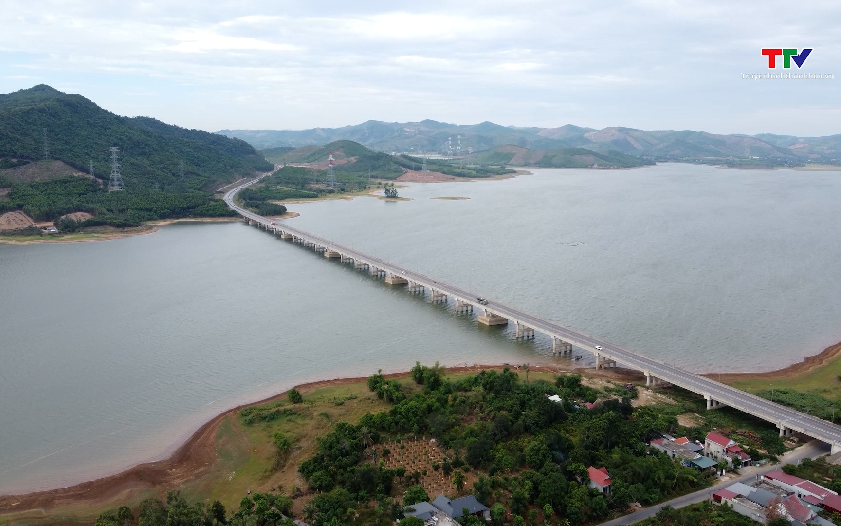 Nhu cầu du lịch nội địa tăng mạnh sau m&ugrave;a thi tốt nghiệp THPT - Ảnh 1.