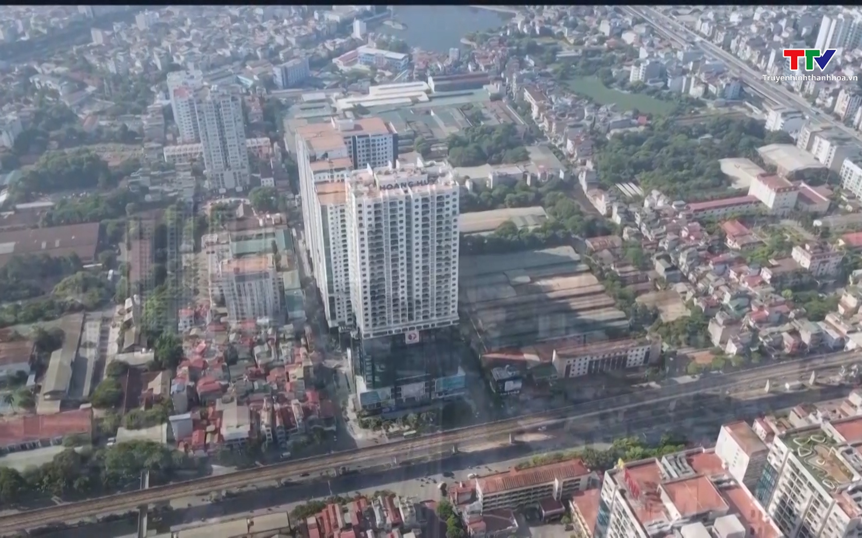 Bộ T&agrave;i ch&iacute;nh đề xuất miễn, giảm thuế xăng dầu đến hết th&aacute;ng 9 - Ảnh 1.