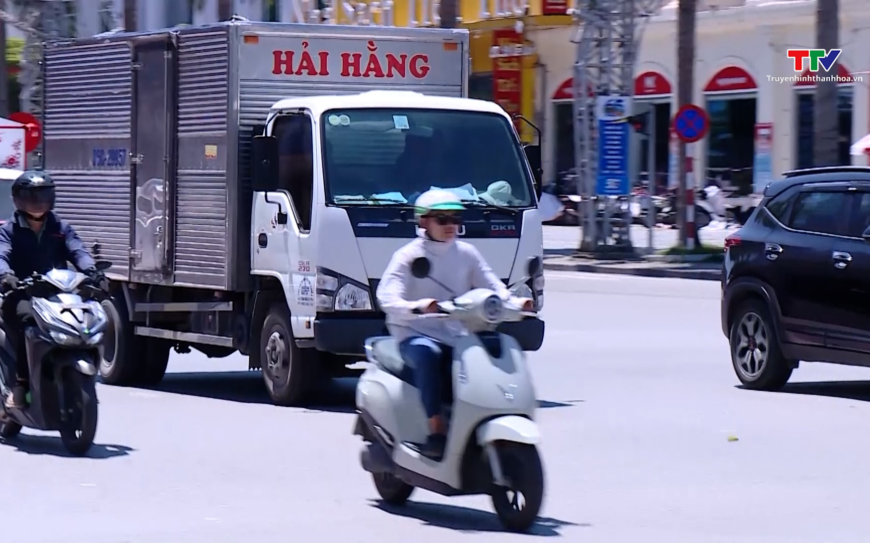 Thoát vị đĩa đệm ở người trẻ và những điều cần lưu ý- Ảnh 1. Say nắng, say nóng và những điều cần biết