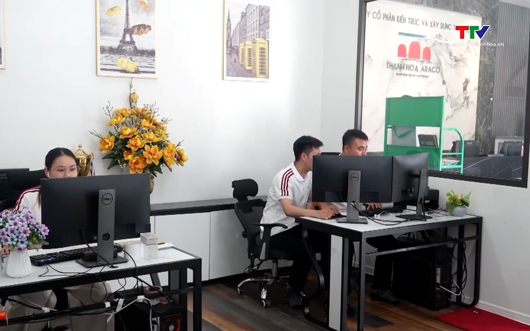 Bộ Tài chính tiếp tục nằm trong nhóm dẫn đầu về cải cách hành chính và chuyển đổi số- Ảnh 1. Thanh Hóa hỗ trợ doanh nghiệp nhỏ và vừa đẩy mạnh chuyển đổi số