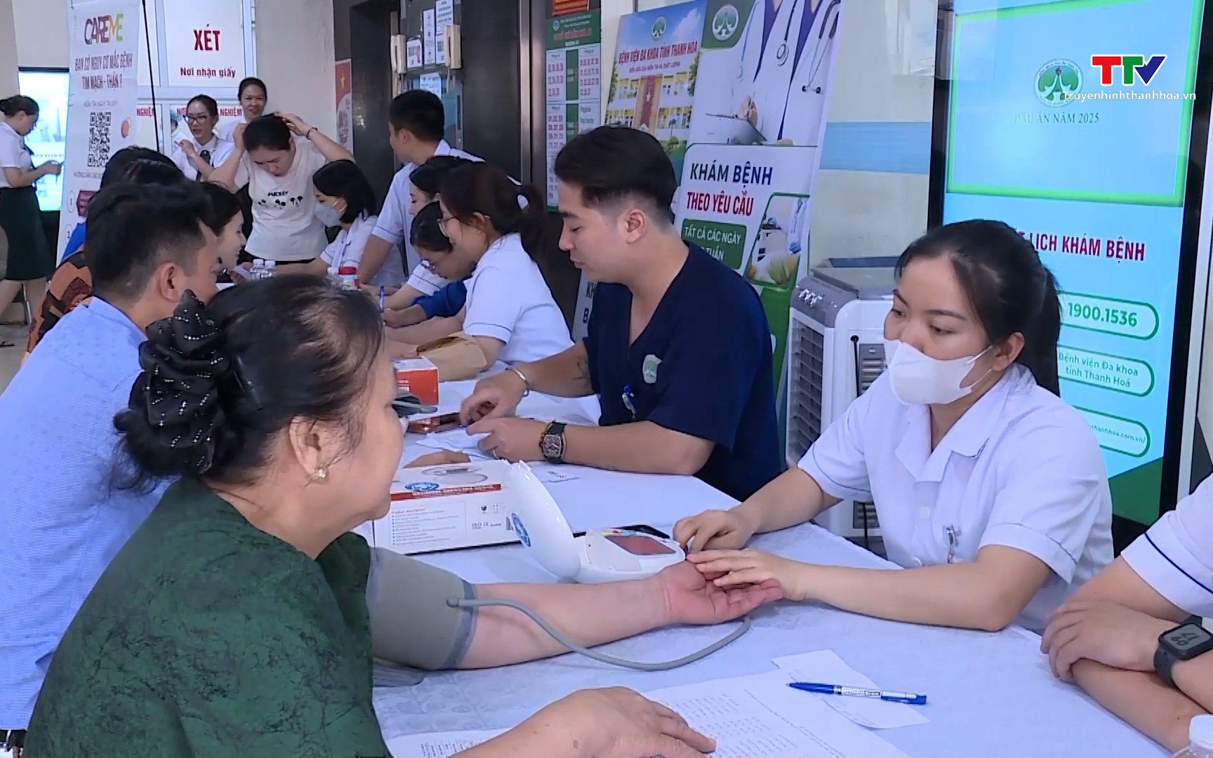 Học viện Y Dược học cổ truyền Việt Nam hoạt động thiện nguyện tại xã Bát Mọt - Ảnh 1.