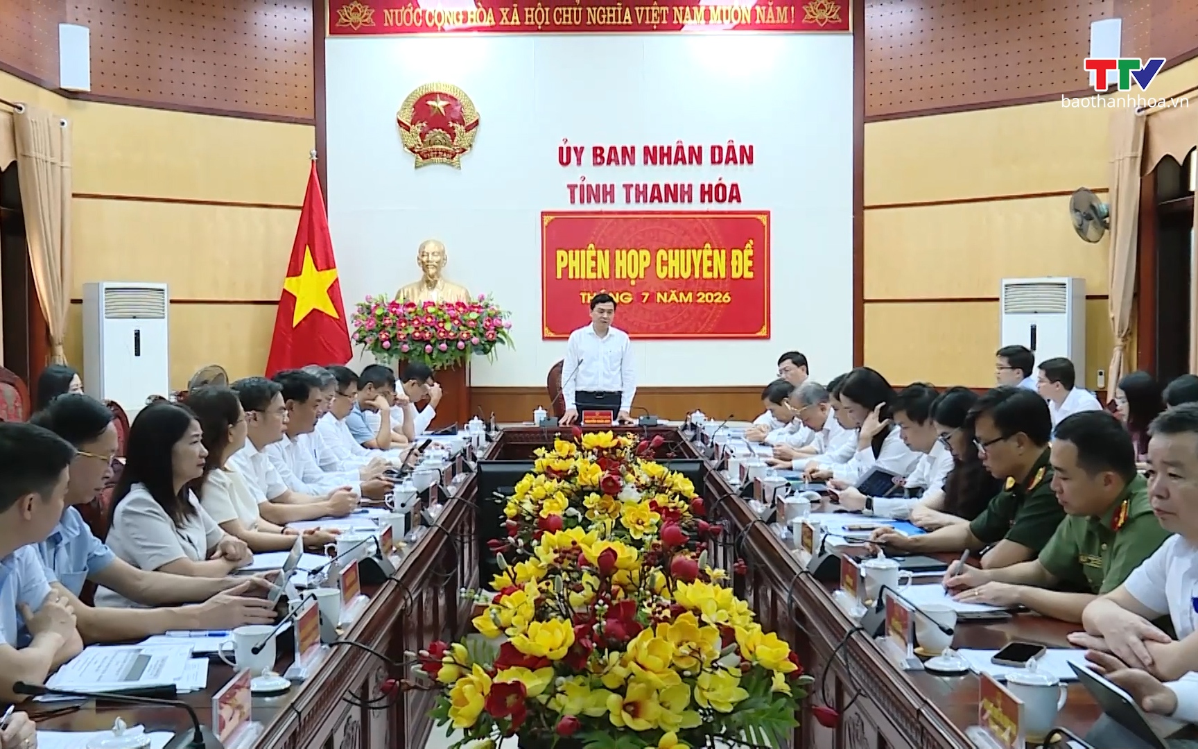 Tuyệt đối không để bị động, bất ngờ trên mặt trận tư tưởng - Ảnh 1.