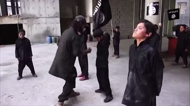 cực đoan, Hồi giáo, tổ chức, phiến quân, khủng bố, IS, Syria, chiến binh, phần tử, trẻ em, thiếu niên, bắn súng, kinh hoàng, hành quyết, chặn đầu, súng, Liên Hợp Quốc, quân đội, quân sự, trại, trường học, tẩy não, nhồi sọ, bạo lực, lạm dụng cực đoan, Hồi giáo, tổ chức, phiến quân, khủng bố, IS, Syria, chiến binh, phần tử, trẻ em, thiếu niên, bắn súng, kinh hoàng, hành quyết, chặn đầu, súng, Liên Hợp Quốc, quân đội, quân sự, trại, trường học, tẩy não, nhồi sọ, bạo lực, lạm dụng