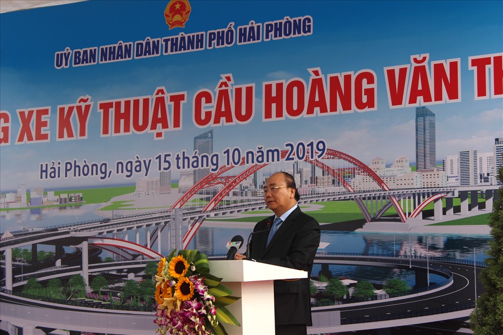 Thủ tướng Nguyễn Xuân Phúc phát biểu tại buổi lễ. Ảnh AT