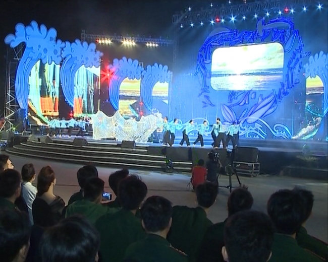 Nhac hoi tai Sam Son.avi.Still002.jpg