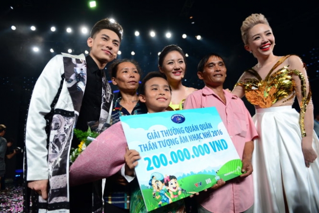 ho-van-cuong-vietnam-idol-kids-jpg-1468778220.jpg