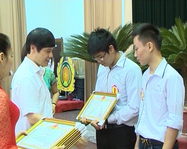 Khuyen hoc Thanh Hoa.avi.Still003.jpg