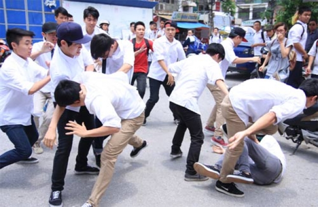 bao-luc-hoc-duong-noi-lo_EOQN.jpg