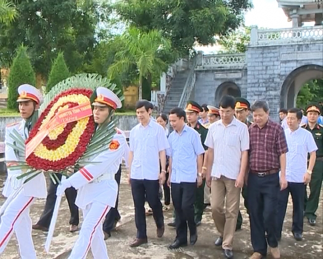 CHU TICH UBND TINH DI DIEN BIEN.avi.Still007.jpg