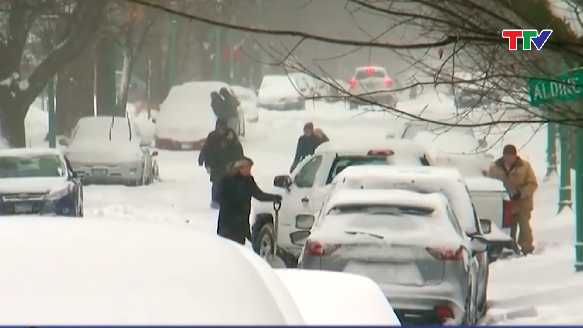 V&ugrave;ng Trung T&acirc;y Mỹ oằn m&igrave;nh v&igrave; b&atilde;o tuyết, lốc xo&aacute;y