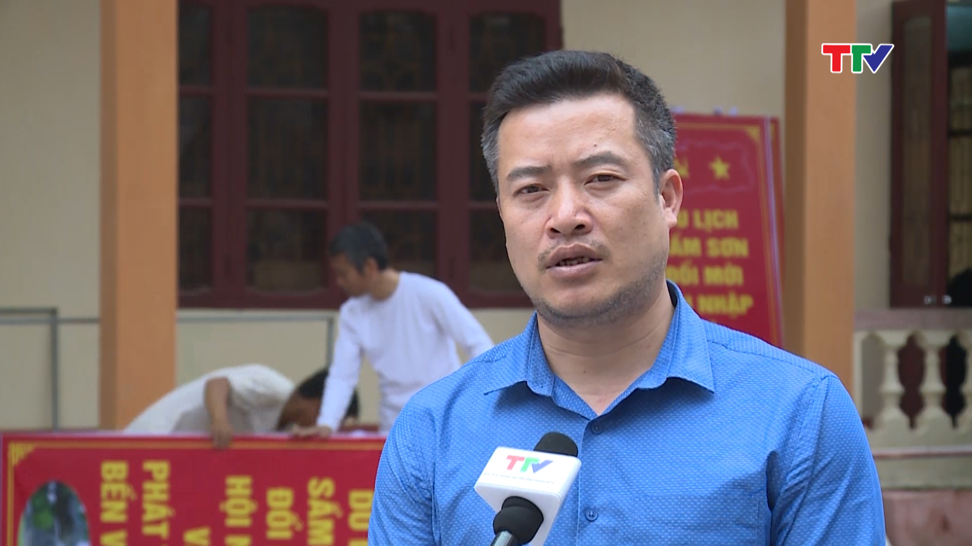 Ông Cao Văn Tâm - Giám đốc Trung tâm VHDL Sầm Sơn: Trung tâm VHDL năm nay sẽ tuyển dụng thêm hướng dẫn viên có kinh nghiệm để hỗ trợ du khách, và thông qua hệ thống đường dây nóng trên địa bàn thành phố, quảng bá thông qua kênh truyền thanh, truyền hình và đặc biệt là trung tâm trực tiếp đưa du khách tham quan nội thị, đồng thời kết nối với các công ty lữ hành đưa các đoàn đi tham quan nội tỉnh.