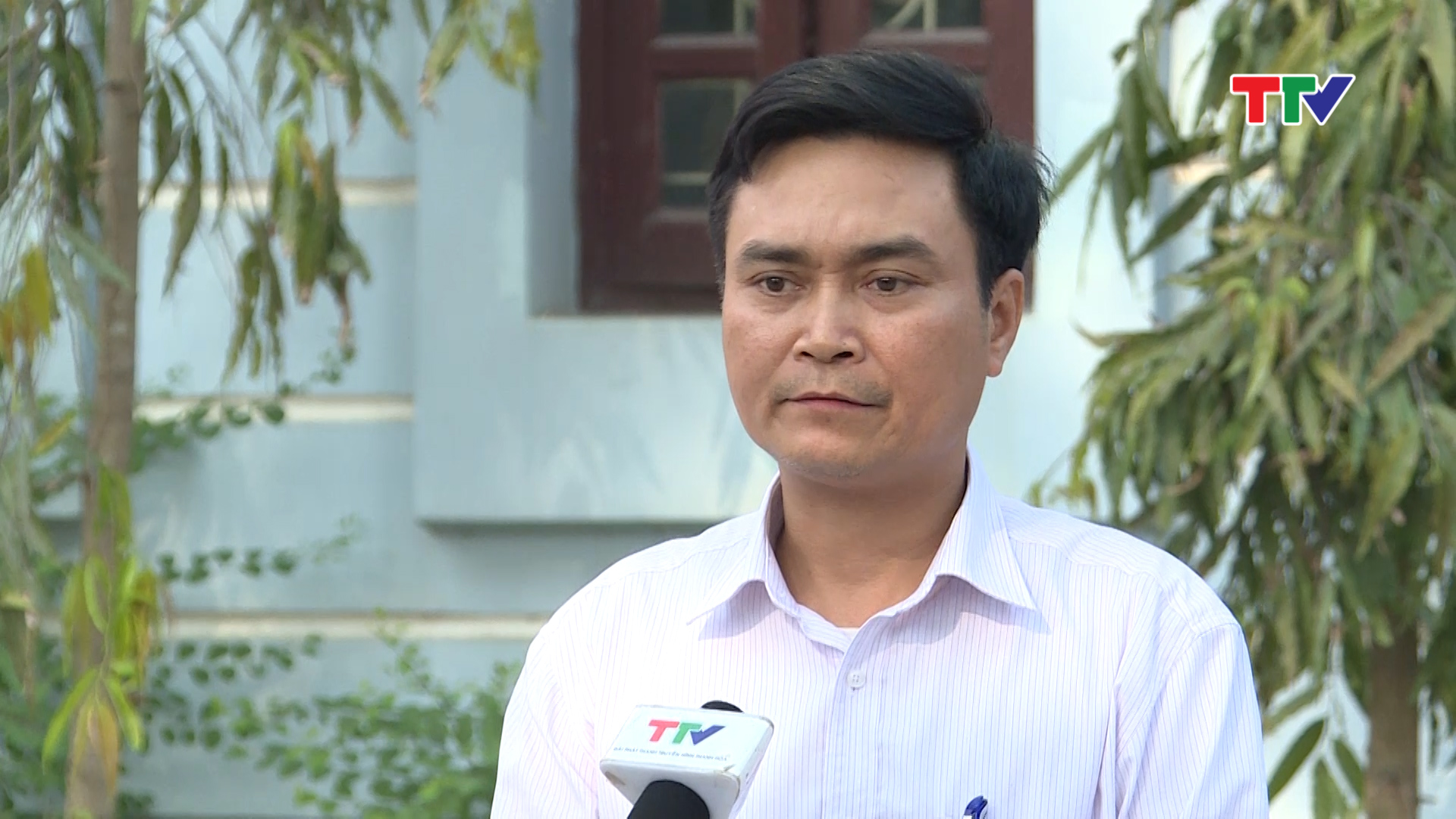 Ông Nguyễn Xuân Sinh, Phó chủ tịch UBND phường Đông Thọ, thành phố Thanh Hóa: Hằng năm phường thành lập đoàn kiểm tra gồm Ủy ban, trường mầm non công kiểm tra các hoạt động của nhóm lớp, 1 năm 2 lần, yêu cầu các nhóm lớp bổ sung kịp thời  cơ sở vật chất  còn thiếu để đảm bảo việc nuôi dạy trẻ.