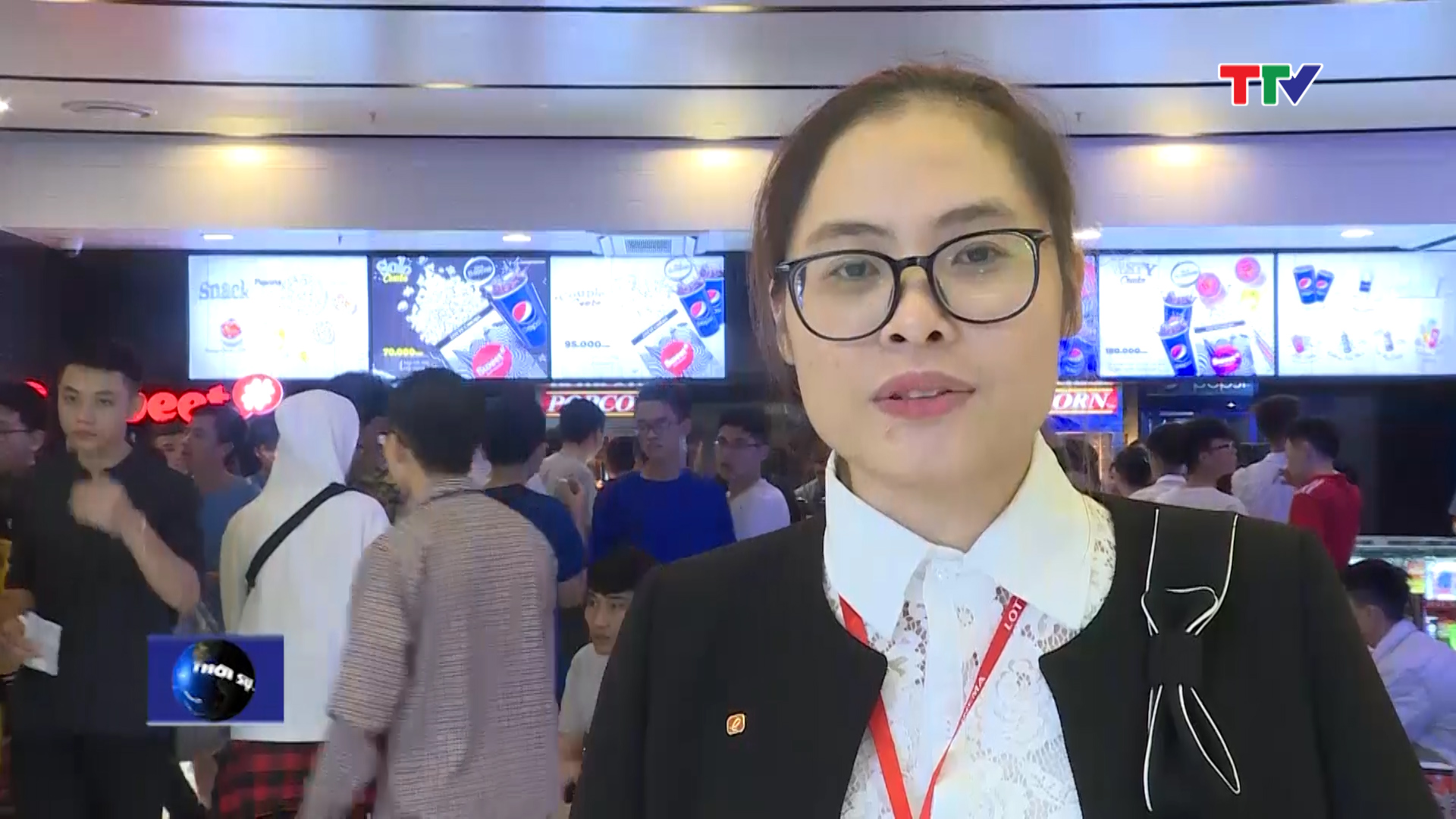 Bà Hà Thị Thúy Hằng (Quản lý rạp chiếu phim Lotte Cinema) cho biết:  "Trong dịp này rạp chiếu phim có đưa ra các khuyến mãi cho khách hàng đến xem phim. Ngoài ra rạp sẽ ưu tiên giờ vàng cho phim Việt "