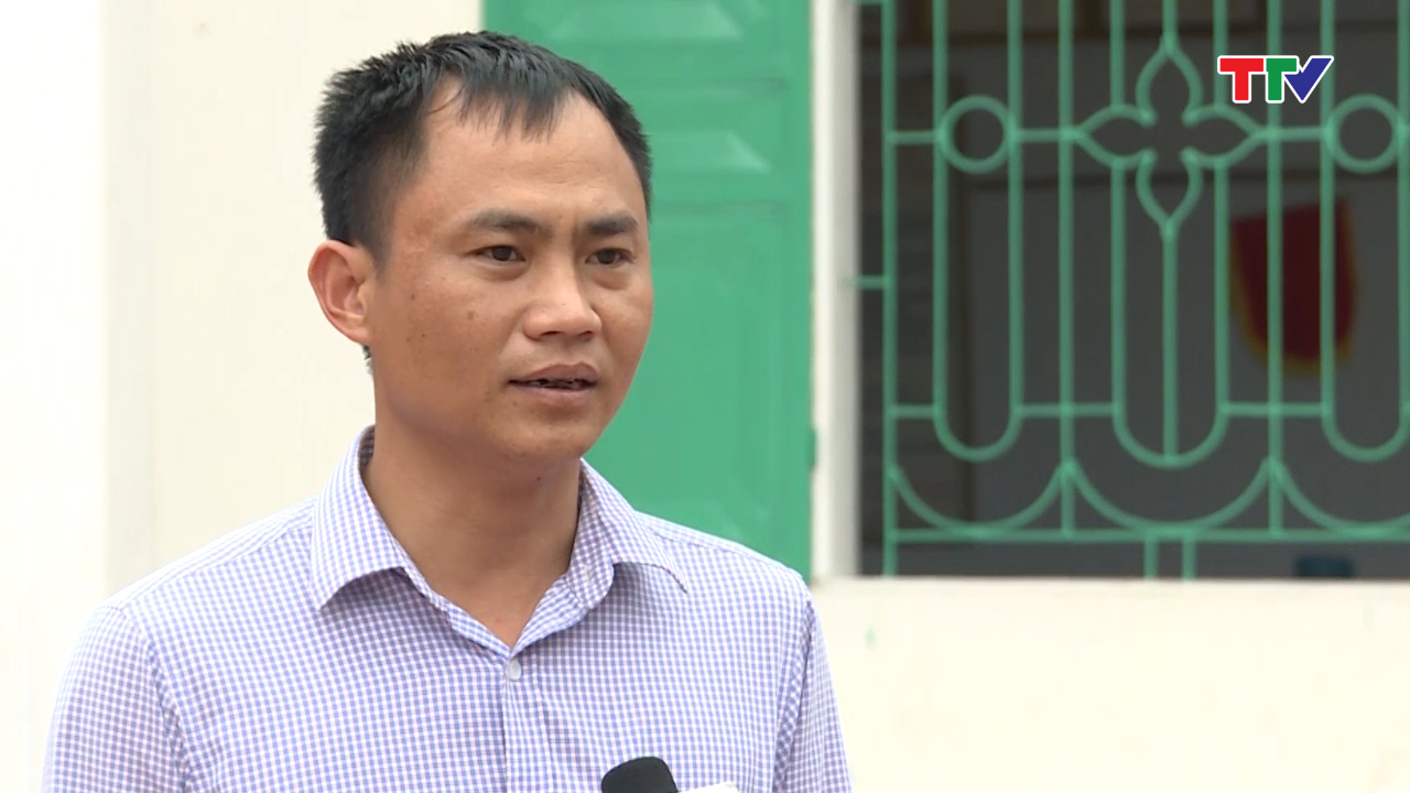 Ông Nguyễn Văn Thuận,  Phó Chủ tịch UBND xã Đông Hưng, Thành phố Thanh Hóa: Người dân không có nhu cầu đọc sách pháp luật. Nên thay thế tủ sách pháp luật cũ bằng máy tính nối mạng cho phù hợp với thực tế hiện nay.