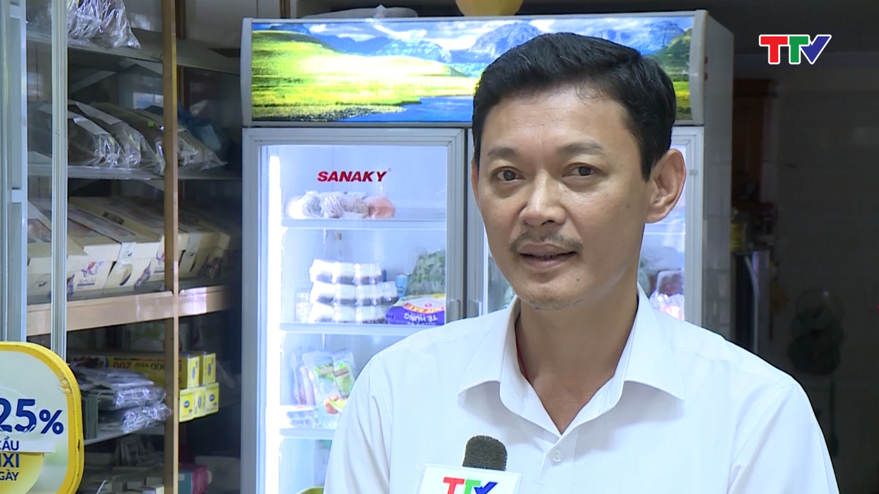 Ông Phan Hào Hiệp, Giám đốc Công ty  CP đầu tư và thương mại H&H Foods: Năm 2014 mới mở, công ty chủ yếu liên kết với tỉnh ngoài, sau đó tham gia hội nghị kết nối cung cầu, liên kết được với các doanh nghiệp trong tỉnh, hoạt động ổn định thuận lợi hơn.
