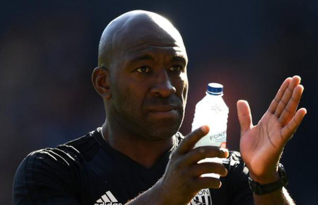 Darren Moore đã làm hồi sinh West Brom rất mạnh mẽ nhưng đáng tiếc lại quá muộn