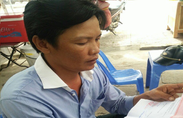 Ông Bùi Văn Giang, người tố bị cán bộ CSGT huyện Thới Bình đạp vào ngực phải nhập viện.
