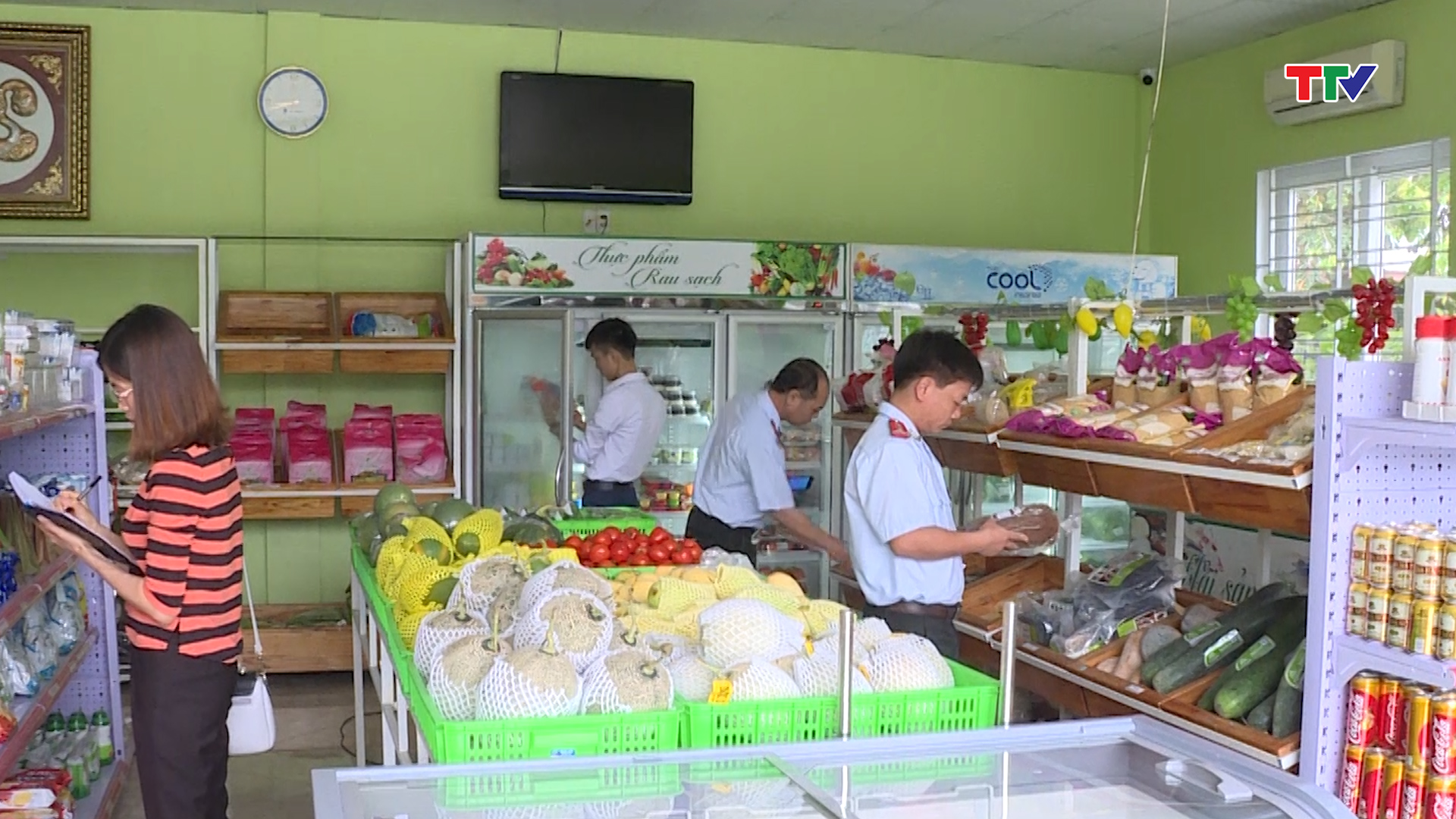 oàn kiểm tra liên ngành tập trung kiểm tra thực hiện các quy định pháp luật về sản xuất, kinh doanh, nhập khẩu thực phẩm trên địa bàn tỉnh