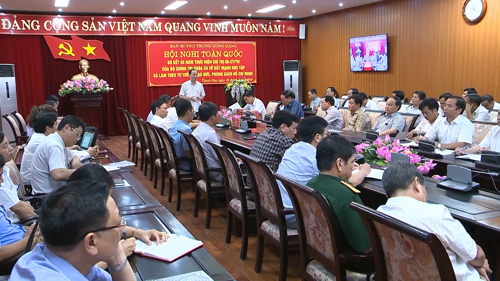 Đồng chí Bí thư Tỉnh uỷ, Chủ tịch HĐND tỉnh Trịnh Văn Chiến phát biểu chỉ đạo đội ngũ cán bộ chủ chốt