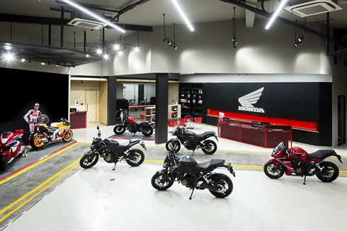 Showroom phân phối xe phân khối lớn chính hãng đầu tiên của mình tại Quận 3, TP HCM.