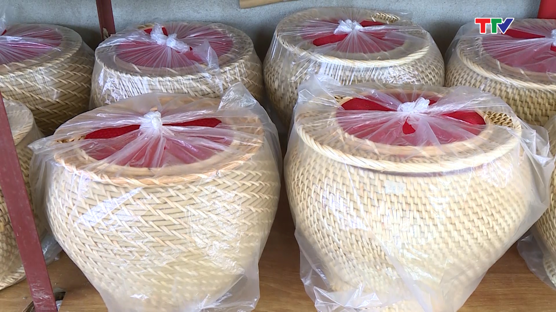 Sản phẩm của hội vi&ecirc;n HTX thủ c&ocirc;ng mỹ nghệ T&acirc;n Thọ huyện N&ocirc;ng Cống