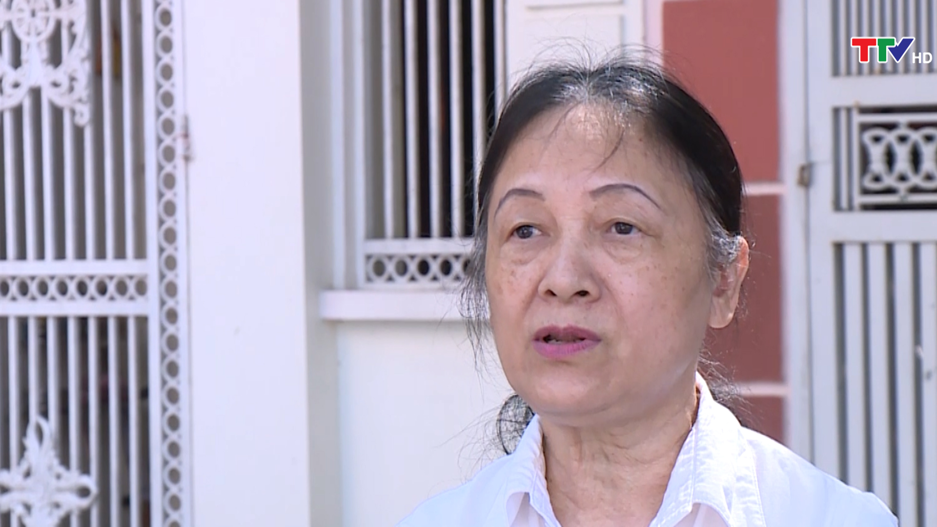 Bà Phạm Thị Cậy - Bí thư Chi bộ phố 10, phường Ba Đình, thành phố Thanh Hóa: Chi ủy chi bộ làm tốt công tác tuyên truyền vận động nhân dân, tổ chức họp lấy ý kiến đóng góp của nhân dân. Trong các cuộc họp này, nhân dân đồng thuận 100%, phấn khởi mong rằng các cấp có kế hoạch phù hợp để thực hiện chủ trương.