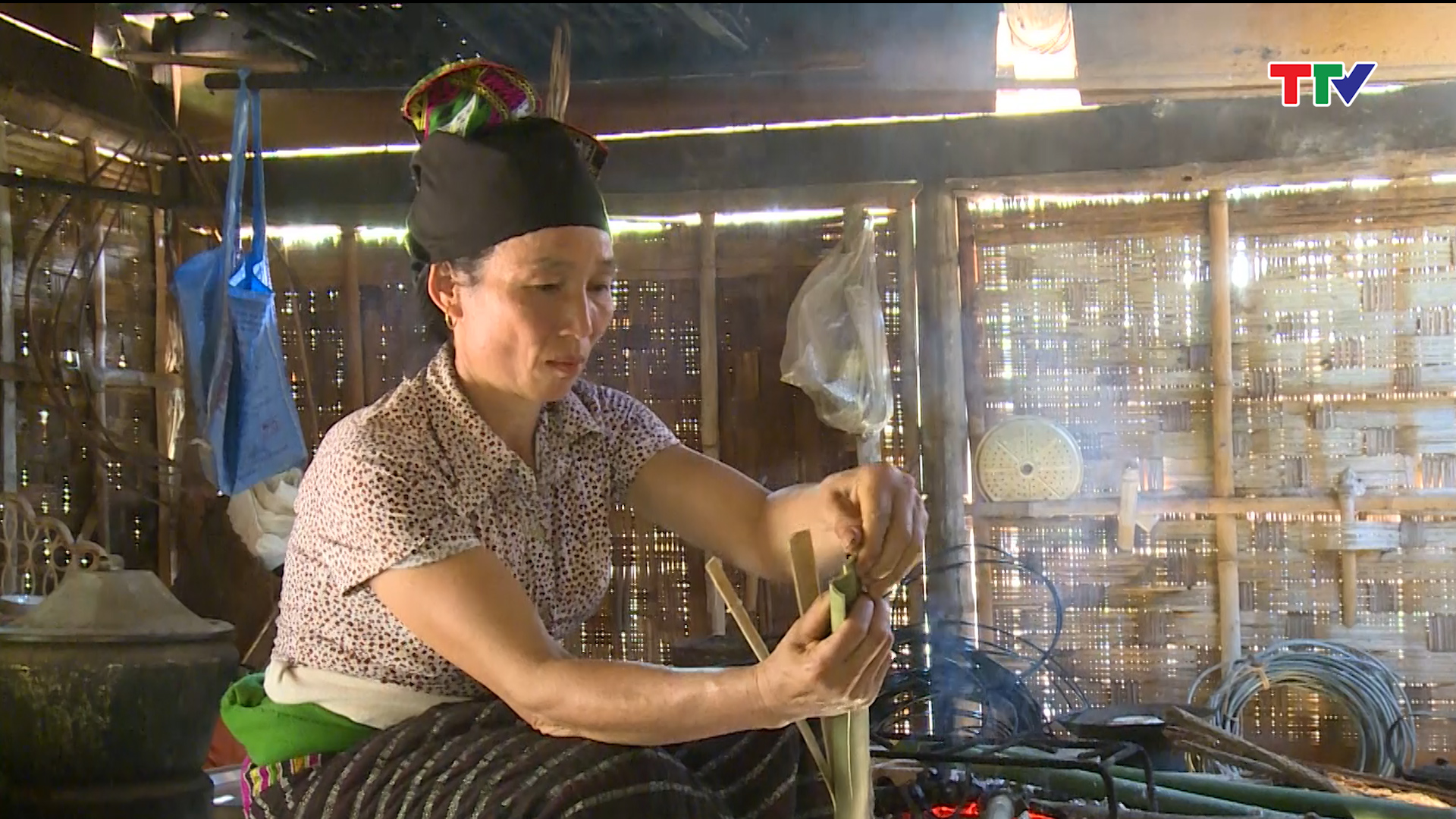 Cơm lam khi chín rất thơm, dẻo và ngọt do có thấm nước của ống nứa tiết ra.