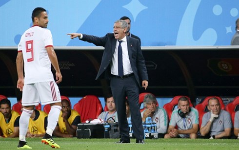 HLV ĐT Bồ Đào Nha, ông Fernando Santos (Ảnh: Getty).