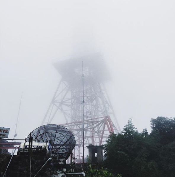 Tháp Truyền Hình nằm ở độ cao 1.375m trên đỉnh Thiên NhịẢnh: @tuonghoang_vananh