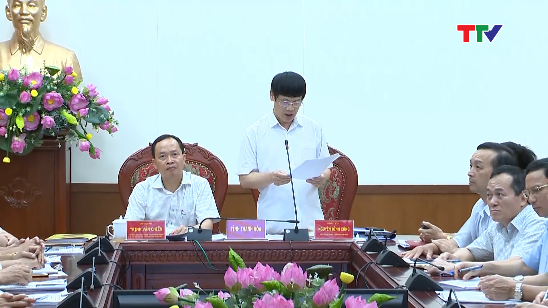 Chủ tịch UBND tỉnh Thanh Hoá Nguyễn Đình Xứng báo cáo với Chính phủ một số kết quả nổi bật của tỉnh trong 6 tháng đầu năm.