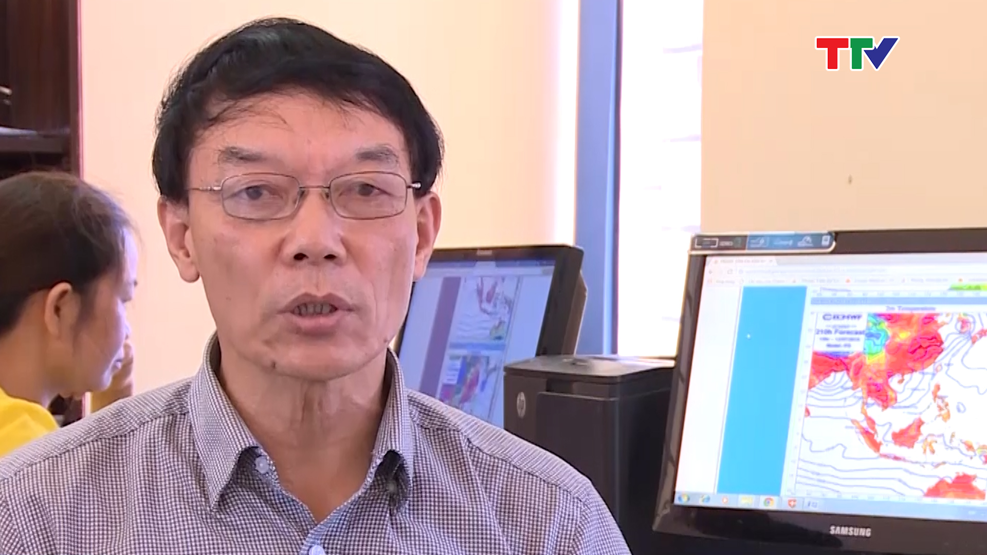 &Ocirc;ng Đặng Ngọc San  Đ&agrave;i Kh&iacute; tượng thủy văn Thanh H&oacute;a:  "Đợt nắng n&oacute;ng n&agrave;y c&oacute; nhiều điểm kh&aacute;c biệt với c&aacute;c đợt 1 số năm trước: v&ugrave;ng n&uacute;i gi&oacute; t&acirc;y t&acirc;y bắc, v&ugrave;ng đồng bằng ven biển t&acirc;y t&acirc;y nam, kh&ocirc; n&oacute;ng; k&eacute;o d&agrave;i li&ecirc;n tục trong nhiều ng&agrave;y kh&ocirc;ng mưa "