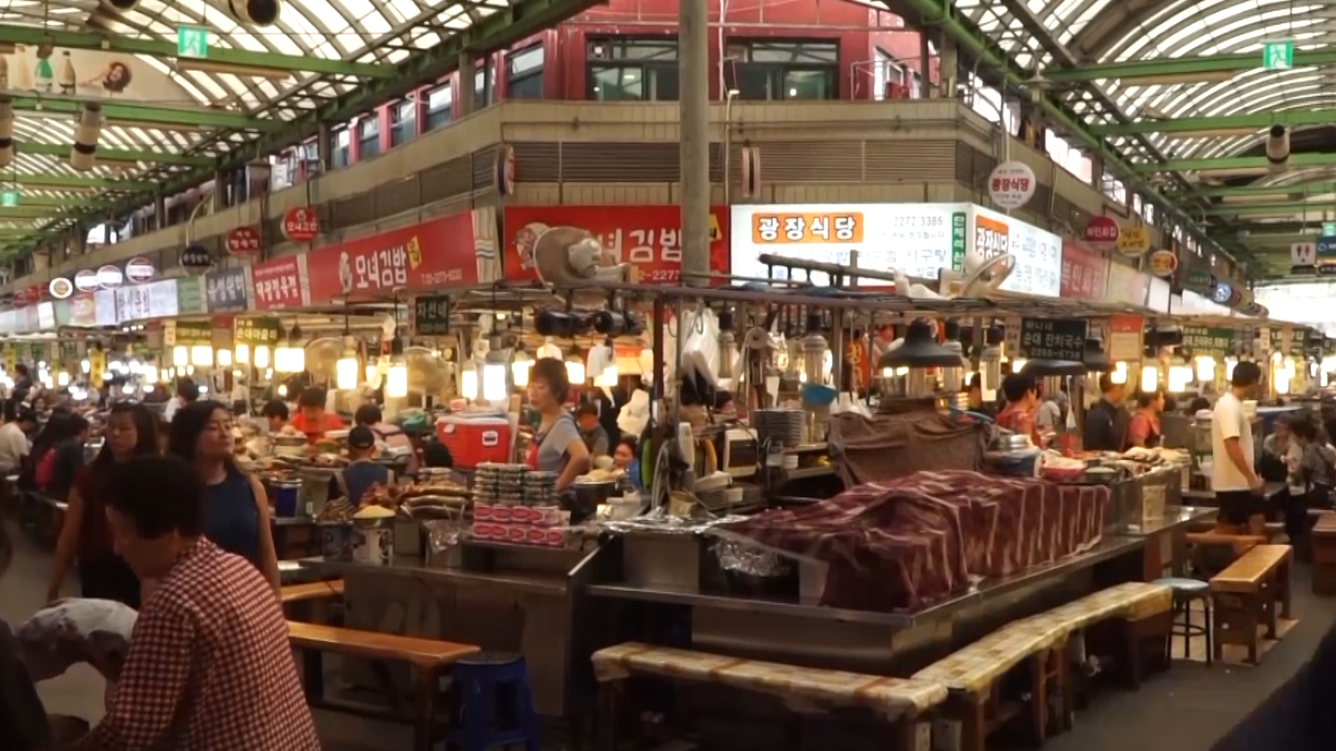 chợ Gwangjang vốn nổi tiếng với rất nhiều món ăn truyền thống hấp dẫn