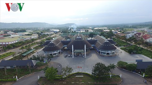 Khu trung tâm thương mại Lao Bảo.
