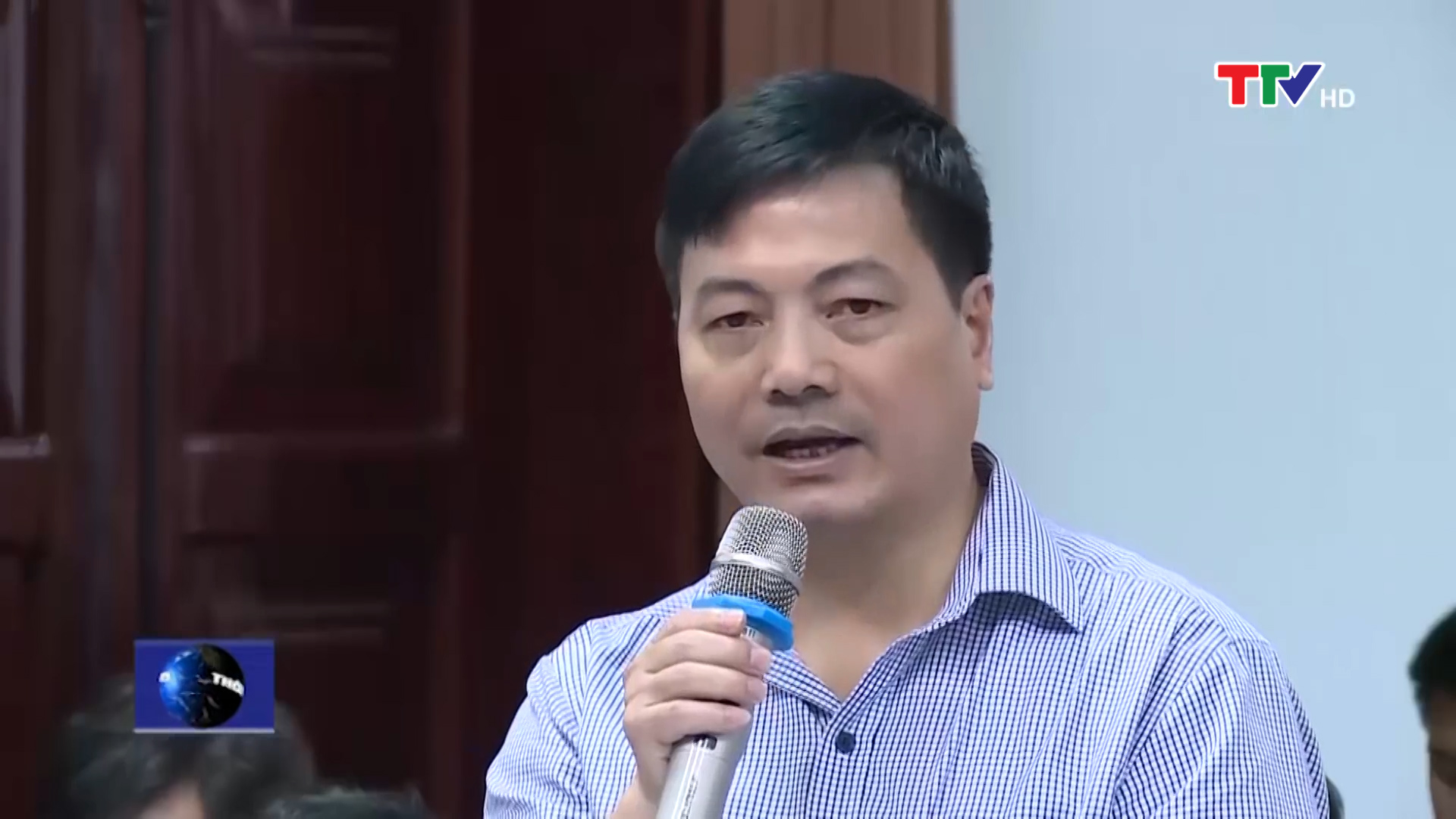 Ông Đinh Xuân Hướng (Đại biểu HĐND tỉnh, đơn vị bầu cử thành phố Thanh Hóa) cho rằng: cần phải gắn nhiệm vụ cải cách thủ tục hành chính với việc đánh giá, xếp loại cán bộ công chức.